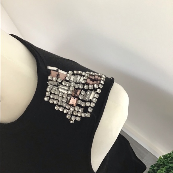 Black Top with sequenced shoulders - Picture 4 of 5
